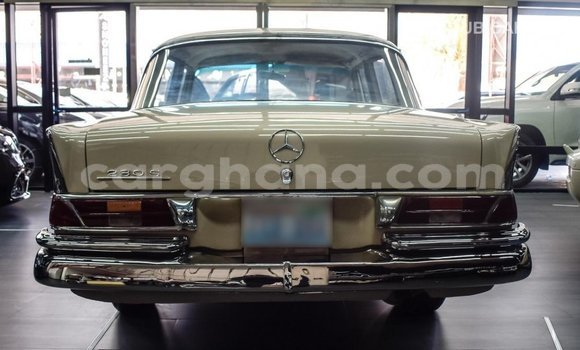 Buy Import Mercedes‒Benz 230 White Car in Import - Dubai in Ashanti Buy Import Mercedes‒Benz 230 White Car in Import - Dubai in Ashanti