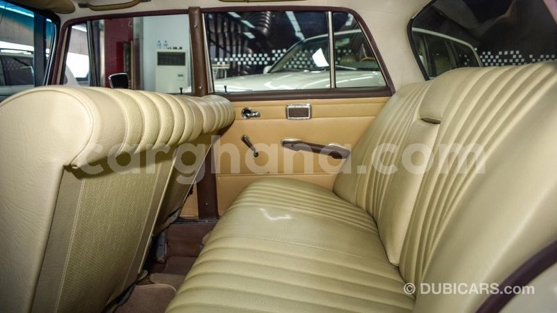 Big with watermark mercedes benz 230 ashanti import dubai 11820