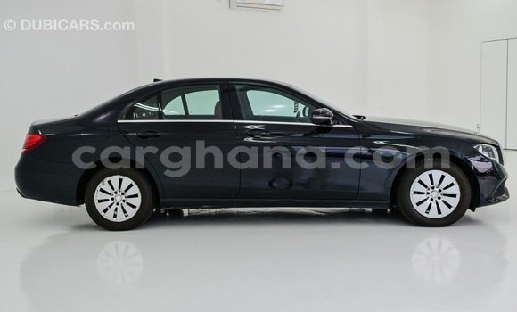 Buy Import Mercedes‒Benz 1117 Black Truck in Import - Dubai in Ashanti Buy Import Mercedes‒Benz 1117 Black Truck in Import - Dubai in Ashanti