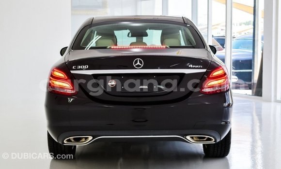 Buy Import Mercedes‒Benz 1117 Black Truck in Import - Dubai in Ashanti Buy Import Mercedes‒Benz 1117 Black Truck in Import - Dubai in Ashanti