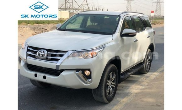 Sayi Imported Toyota Fortuner White Mota in Import - Dubai a Ashanti Sayi Imported Toyota Fortuner White Mota in Import - Dubai a Ashanti