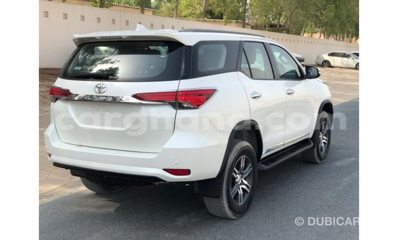 Sayi Imported Toyota Fortuner White Mota in Import - Dubai a Ashanti Sayi Imported Toyota Fortuner White Mota in Import - Dubai a Ashanti