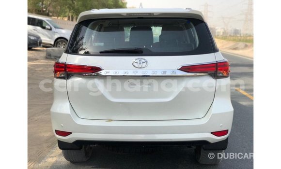 Sayi Imported Toyota Fortuner White Mota in Import - Dubai a Ashanti Sayi Imported Toyota Fortuner White Mota in Import - Dubai a Ashanti
