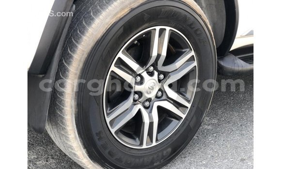 Sayi Imported Toyota Fortuner White Mota in Import - Dubai a Ashanti Sayi Imported Toyota Fortuner White Mota in Import - Dubai a Ashanti
