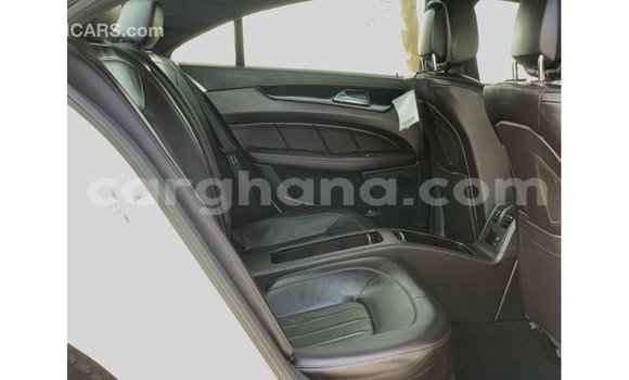 Buy Import Mercedes‒Benz 1117 White Truck in Import - Dubai in Ashanti Buy Import Mercedes‒Benz 1117 White Truck in Import - Dubai in Ashanti