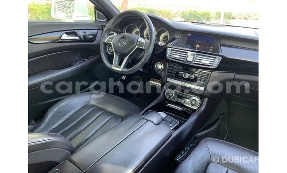 Buy Import Mercedes‒Benz 1117 White Truck in Import - Dubai in Ashanti Buy Import Mercedes‒Benz 1117 White Truck in Import - Dubai in Ashanti