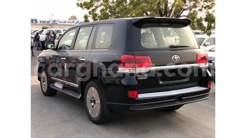 Big with watermark toyota land cruiser ashanti import dubai 11861