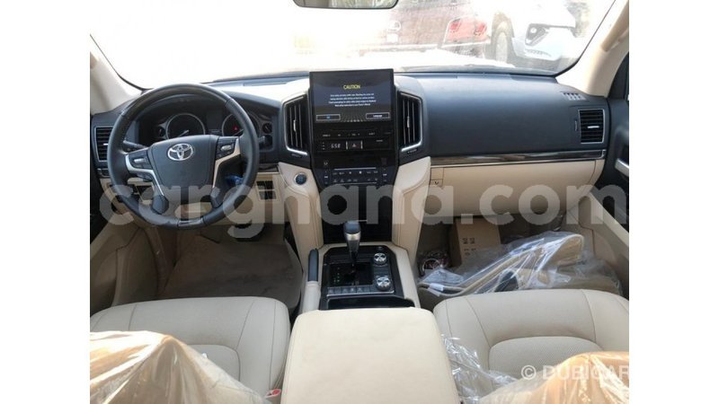 Big with watermark toyota land cruiser ashanti import dubai 11861