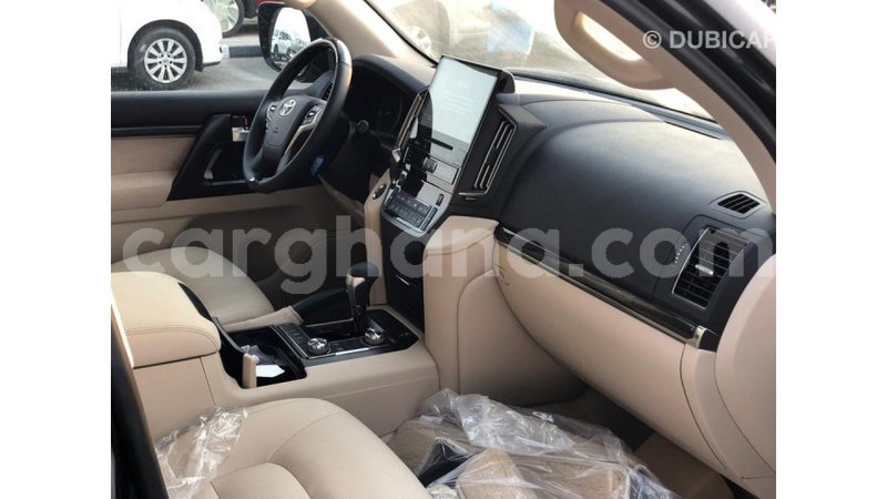 Big with watermark toyota land cruiser ashanti import dubai 11861