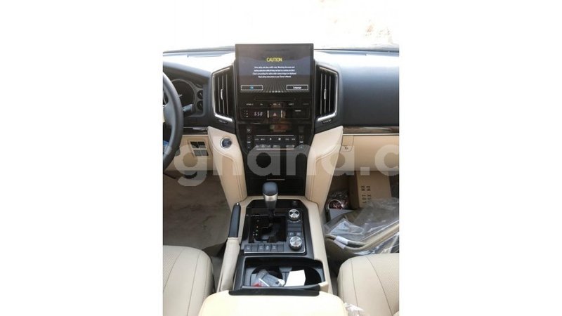 Big with watermark toyota land cruiser ashanti import dubai 11861