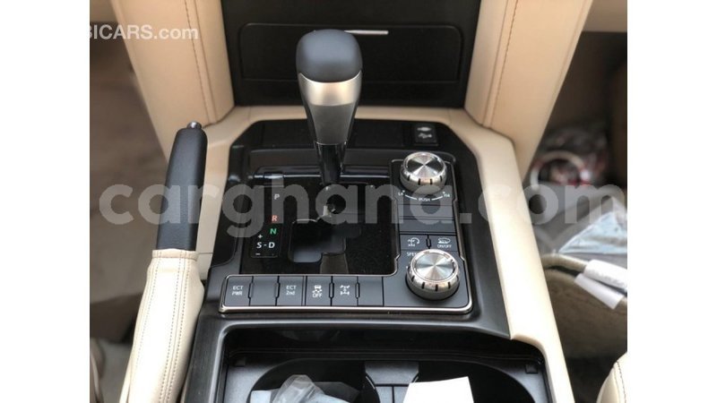 Big with watermark toyota land cruiser ashanti import dubai 11861