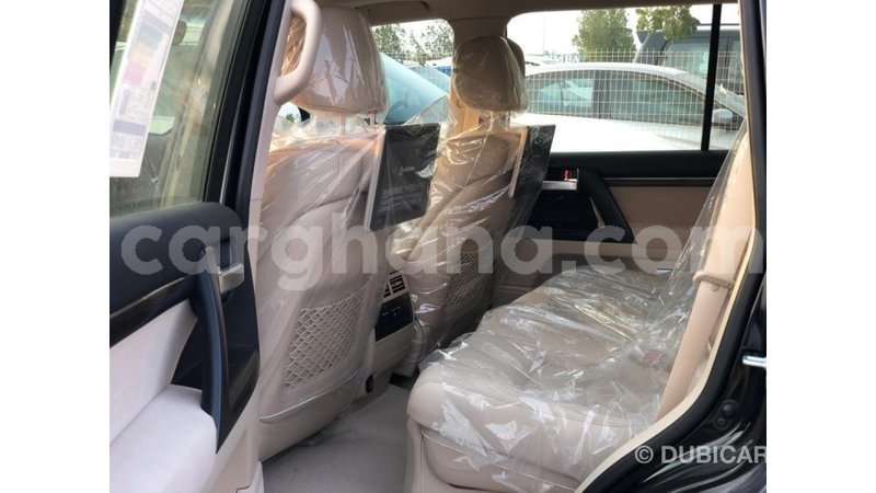 Big with watermark toyota land cruiser ashanti import dubai 11861