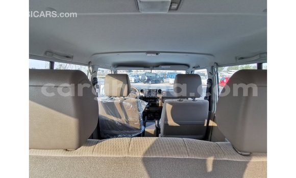 Sayi Imported Toyota Land Cruiser White Mota in Import - Dubai a Ashanti Sayi Imported Toyota Land Cruiser White Mota in Import - Dubai a Ashanti