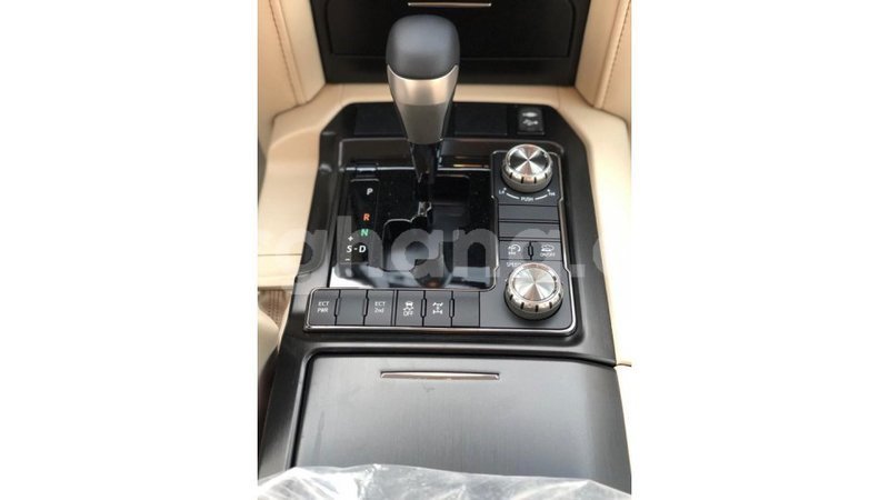 Big with watermark toyota land cruiser ashanti import dubai 11864