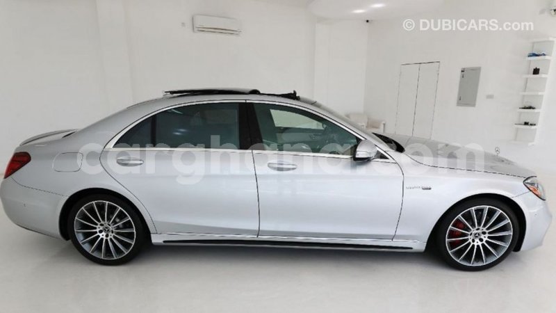 Big with watermark mercedes benz 1117 ashanti import dubai 11878