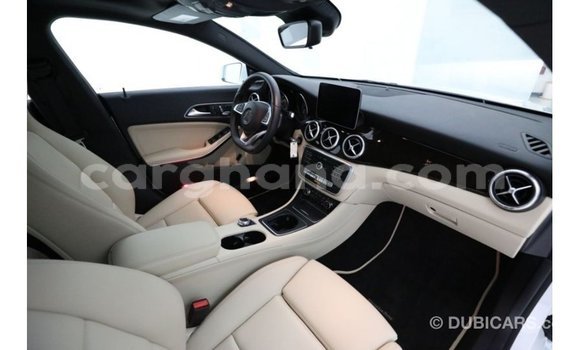 Ra Imported Mercedes‒Benz 250 funfun Ọkọ̀ in Import - Dubai ni Ashanti Ra Imported Mercedes‒Benz 250 funfun Ọkọ̀ in Import - Dubai ni Ashanti