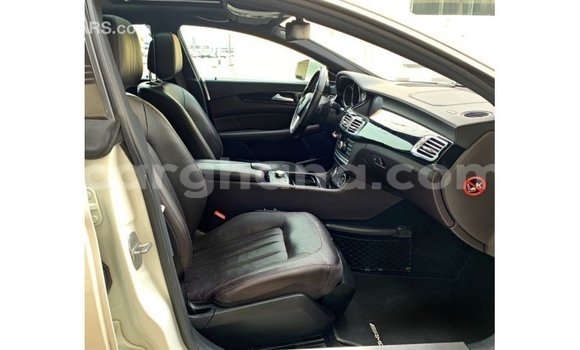 Ra Imported Mercedes‒Benz 1117 funfun Ọkọ̀ akẹ́rù ńlá in Import - Dubai ni Ashanti Ra Imported Mercedes‒Benz 1117 funfun Ọkọ̀ akẹ́rù ńlá in Import - Dubai ni Ashanti