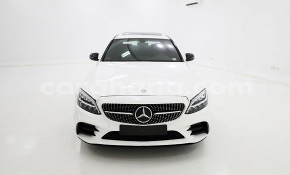 Sayi Imported Mercedes‒Benz 200 White Mota in Import - Dubai a Ashanti Sayi Imported Mercedes‒Benz 200 White Mota in Import - Dubai a Ashanti