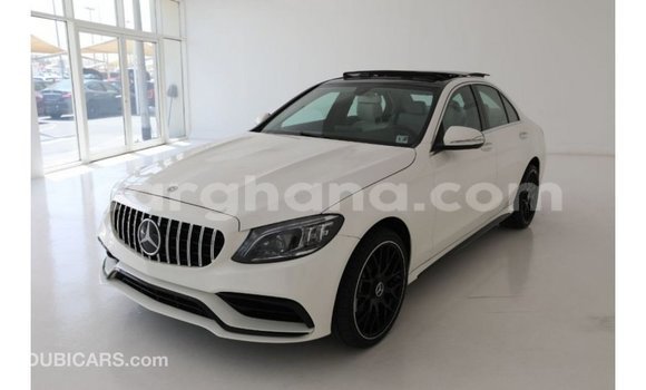 Ra Imported Mercedes‒Benz 1117 funfun Ọkọ̀ akẹ́rù ńlá in Import - Dubai ni Ashanti Ra Imported Mercedes‒Benz 1117 funfun Ọkọ̀ akẹ́rù ńlá in Import - Dubai ni Ashanti