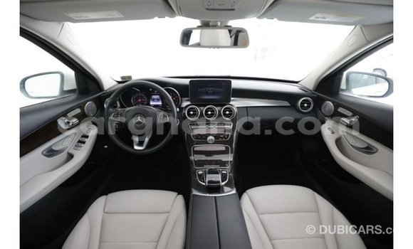 Ra Imported Mercedes‒Benz 1117 funfun Ọkọ̀ akẹ́rù ńlá in Import - Dubai ni Ashanti Ra Imported Mercedes‒Benz 1117 funfun Ọkọ̀ akẹ́rù ńlá in Import - Dubai ni Ashanti