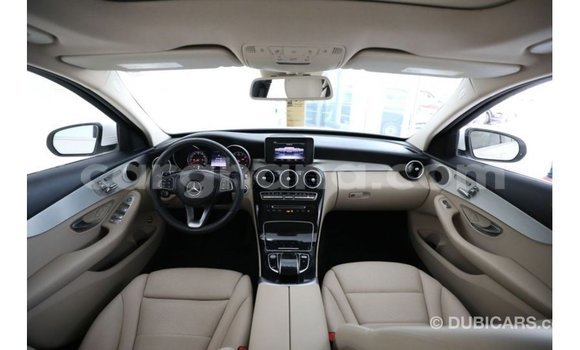 Ra Imported Mercedes‒Benz 1117 funfun Ọkọ̀ akẹ́rù ńlá in Import - Dubai ni Ashanti Ra Imported Mercedes‒Benz 1117 funfun Ọkọ̀ akẹ́rù ńlá in Import - Dubai ni Ashanti