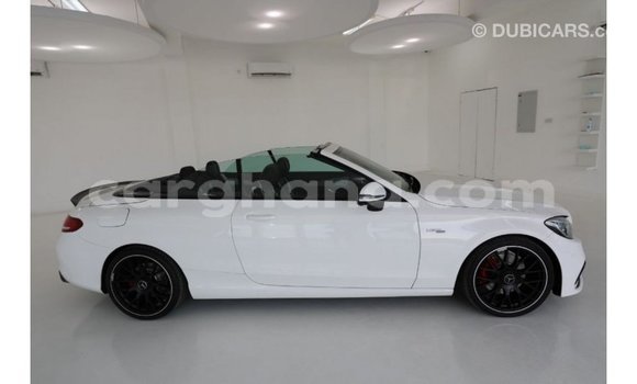 Ra Imported Mercedes‒Benz 1117 funfun Ọkọ̀ akẹ́rù ńlá in Import - Dubai ni Ashanti Ra Imported Mercedes‒Benz 1117 funfun Ọkọ̀ akẹ́rù ńlá in Import - Dubai ni Ashanti