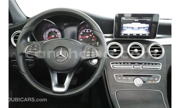 Ra Imported Mercedes‒Benz 1117 funfun Ọkọ̀ akẹ́rù ńlá in Import - Dubai ni Ashanti Ra Imported Mercedes‒Benz 1117 funfun Ọkọ̀ akẹ́rù ńlá in Import - Dubai ni Ashanti