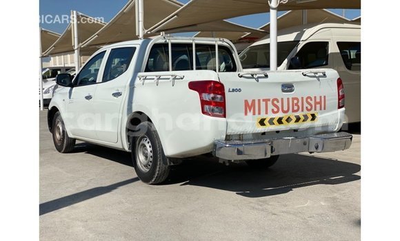 Ra Imported Mitsubishi L200 funfun Ọkọ̀ in Import - Dubai ni Ashanti Ra Imported Mitsubishi L200 funfun Ọkọ̀ in Import - Dubai ni Ashanti