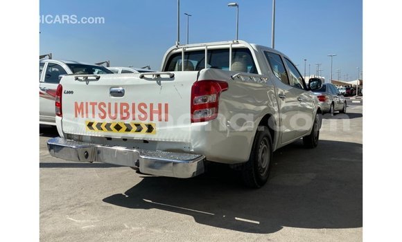 Ra Imported Mitsubishi L200 funfun Ọkọ̀ in Import - Dubai ni Ashanti Ra Imported Mitsubishi L200 funfun Ọkọ̀ in Import - Dubai ni Ashanti