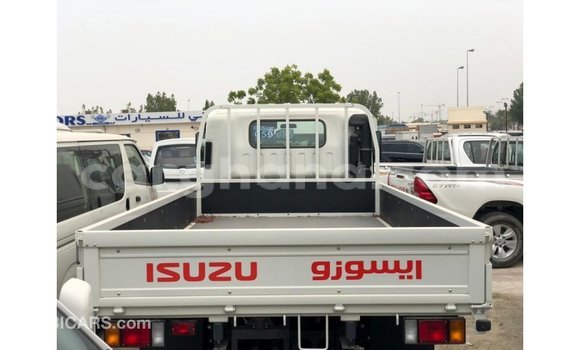 Sayi Imported Isuzu NPR White Babbar mota in Import - Dubai a Ashanti Sayi Imported Isuzu NPR White Babbar mota in Import - Dubai a Ashanti
