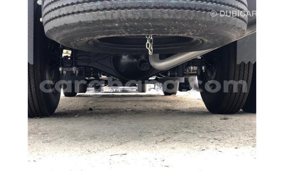 Sayi Imported Isuzu NPR White Babbar mota in Import - Dubai a Ashanti Sayi Imported Isuzu NPR White Babbar mota in Import - Dubai a Ashanti