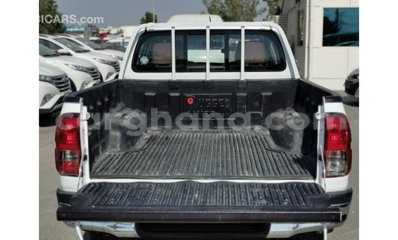 Buy Import Toyota Hilux White Car in Import - Dubai in Ashanti Buy Import Toyota Hilux White Car in Import - Dubai in Ashanti