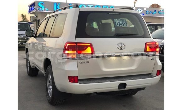 Ra Imported Toyota Land Cruiser funfun Ọkọ̀ in Import - Dubai ni Ashanti Ra Imported Toyota Land Cruiser funfun Ọkọ̀ in Import - Dubai ni Ashanti