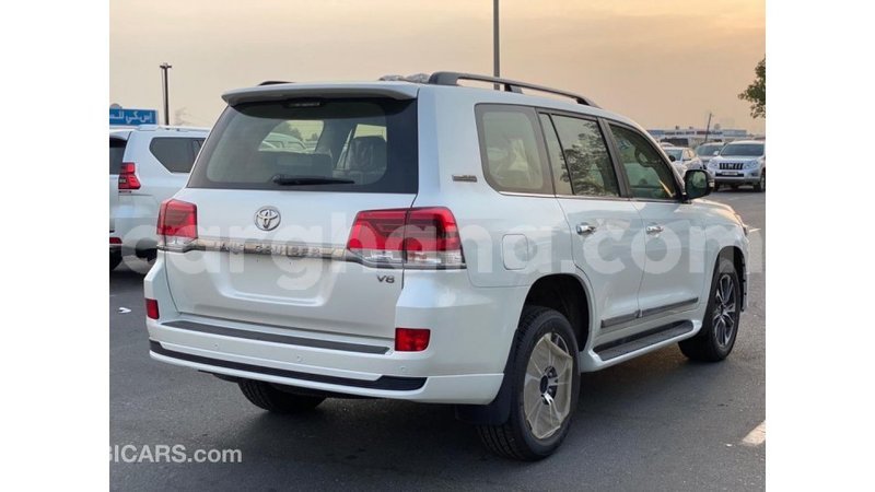 Big with watermark toyota land cruiser ashanti import dubai 12036