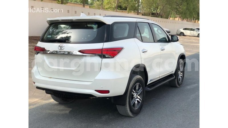 Big with watermark toyota fortuner ashanti import dubai 12037