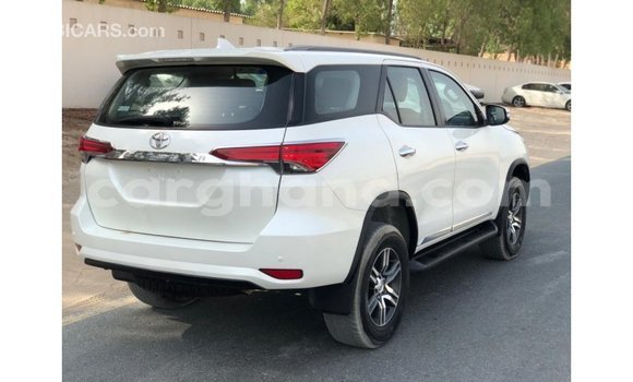 Ra Imported Toyota Fortuner funfun Ọkọ̀ in Import - Dubai ni Ashanti Ra Imported Toyota Fortuner funfun Ọkọ̀ in Import - Dubai ni Ashanti