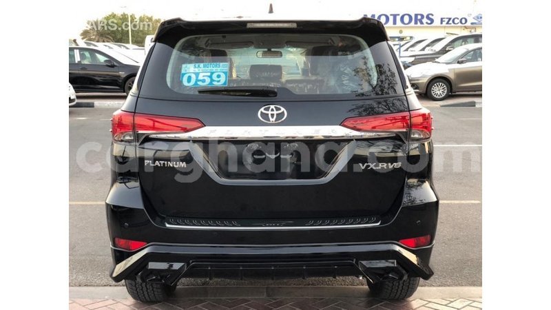 Big with watermark toyota fortuner ashanti import dubai 12048