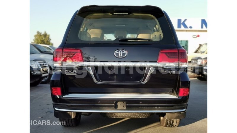 Big with watermark toyota land cruiser ashanti import dubai 12059