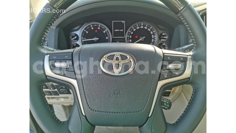 Big with watermark toyota land cruiser ashanti import dubai 12059