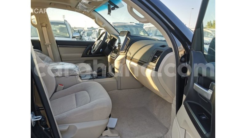 Big with watermark toyota land cruiser ashanti import dubai 12059