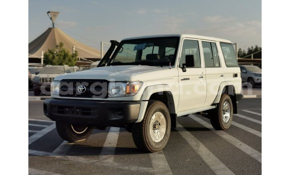 Buy Import Toyota Land Cruiser White Car in Import - Dubai in Ashanti Buy Import Toyota Land Cruiser White Car in Import - Dubai in Ashanti