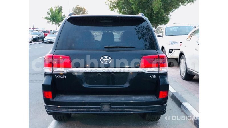 Big with watermark toyota land cruiser ashanti import dubai 12072