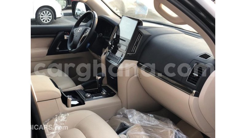 Big with watermark toyota land cruiser ashanti import dubai 12078