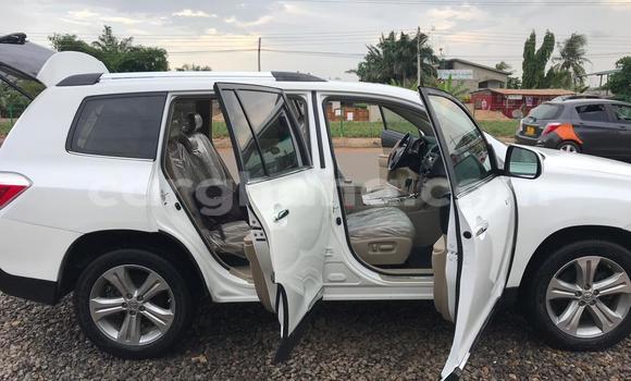 Buy Import Toyota Highlander White Car in Accra in Greater Accra Buy Import Toyota Highlander White Car in Accra in Greater Accra