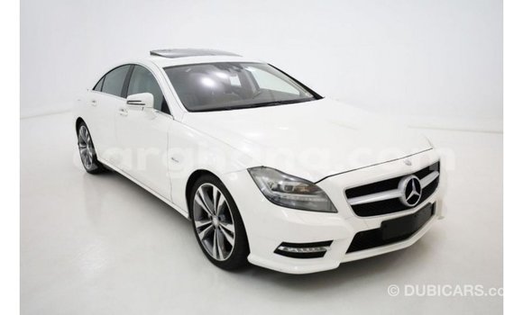 Ra Imported Mercedes‒Benz 1117 funfun Ọkọ̀ akẹ́rù ńlá in Import - Dubai ni Ashanti Ra Imported Mercedes‒Benz 1117 funfun Ọkọ̀ akẹ́rù ńlá in Import - Dubai ni Ashanti