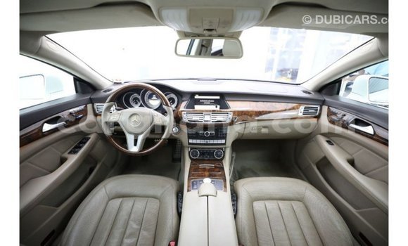 Ra Imported Mercedes‒Benz 1117 funfun Ọkọ̀ akẹ́rù ńlá in Import - Dubai ni Ashanti Ra Imported Mercedes‒Benz 1117 funfun Ọkọ̀ akẹ́rù ńlá in Import - Dubai ni Ashanti