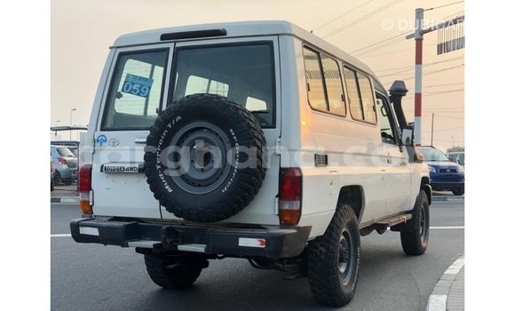 Ra Imported Toyota Land Cruiser funfun Ọkọ̀ in Import - Dubai ni Ashanti Ra Imported Toyota Land Cruiser funfun Ọkọ̀ in Import - Dubai ni Ashanti