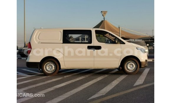 Buy Import Hyundai Accent White Car in Import - Dubai in Ashanti Buy Import Hyundai Accent White Car in Import - Dubai in Ashanti