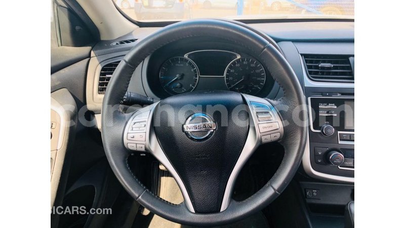 Big with watermark nissan altima ashanti import dubai 12164