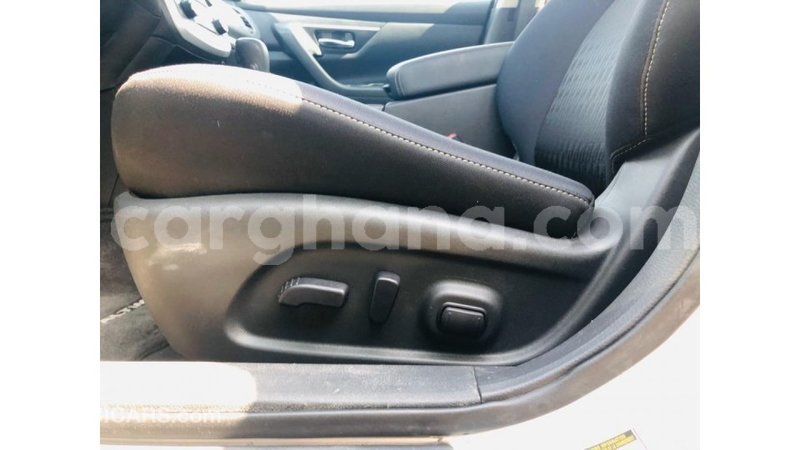 Big with watermark nissan altima ashanti import dubai 12164